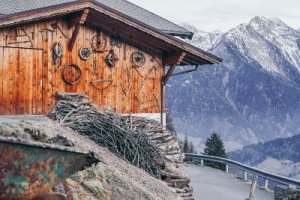 Stallarbeit am Jogglanderhof